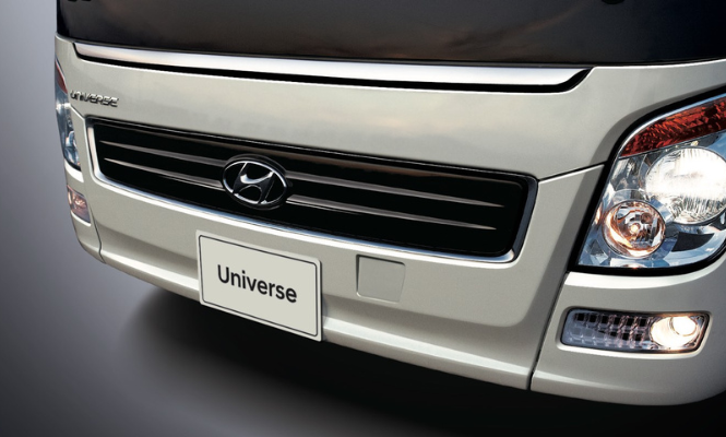 bus-universe-luxury-exterior-2