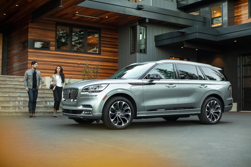 Lincoln aviator фото